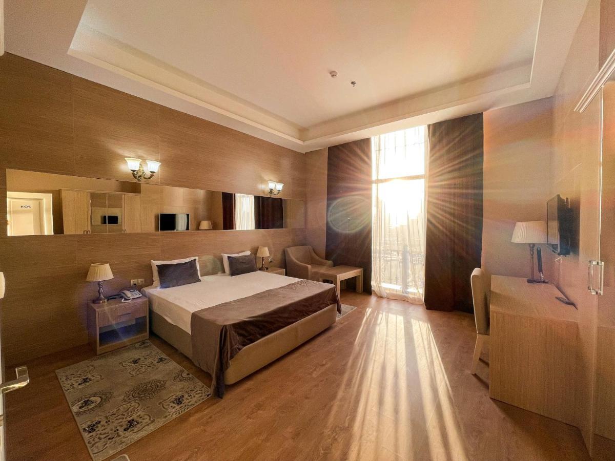 Nobel Hotel Baky Esterno foto