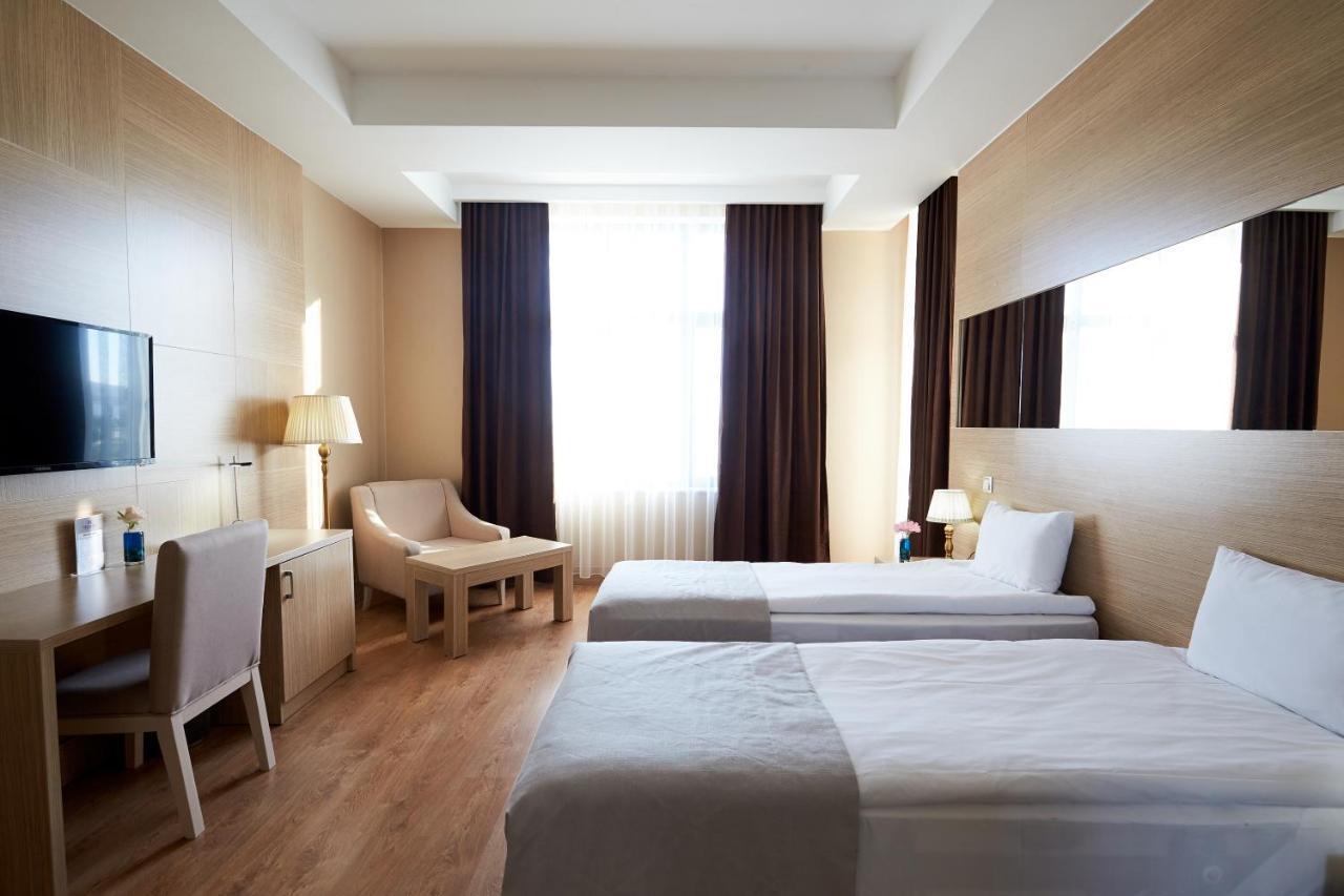 Nobel Hotel Baky Esterno foto