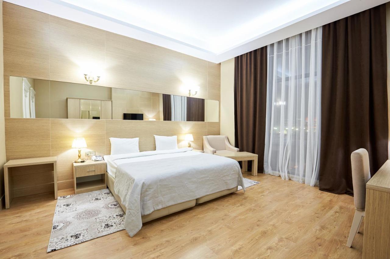 Nobel Hotel Baky Esterno foto