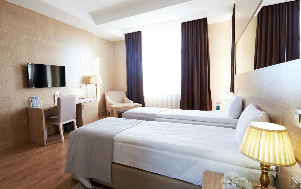 Nobel Hotel Baky Esterno foto