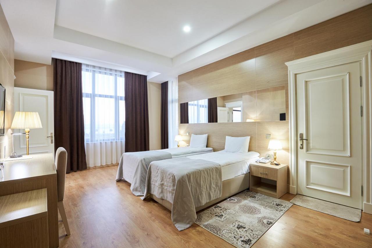 Nobel Hotel Baky Esterno foto