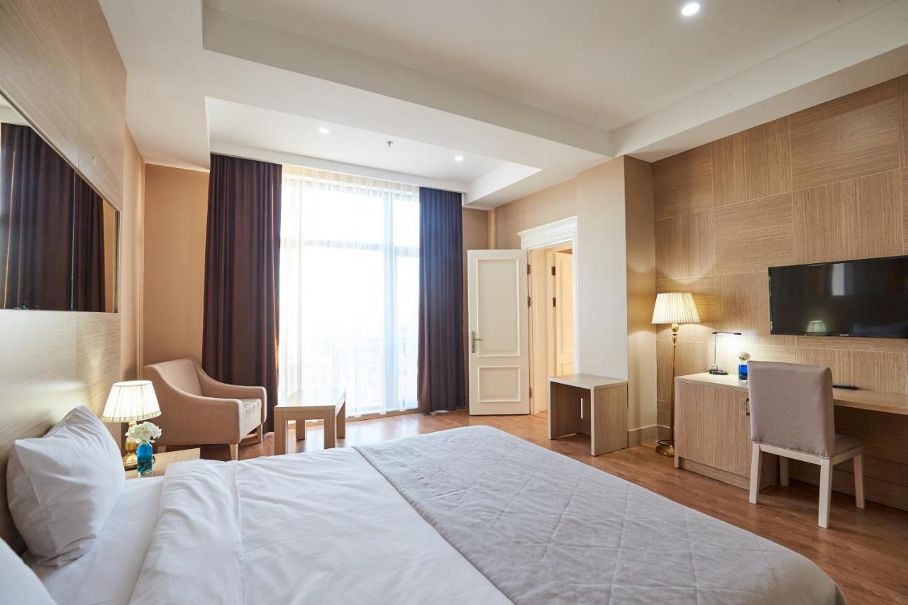 Nobel Hotel Baky Esterno foto